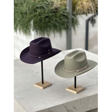 Raceu Hats Hat Display - Craftsmanship and Elegance in Wood