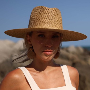 Neudefinierte Eleganz: Camel-Farbener Fedora Panama Hut - Raceu Hats