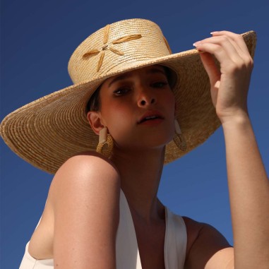 Elegancia Atemporal con nuestro Sombrero Canotier de Ala Ancha en color Natural - Raceu Hats