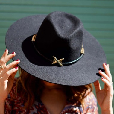 Wide-Brimmed Black Fedora Hat for Women in Wool Felt: Timeless Elegance and Exclusive Style - Raceu Hats