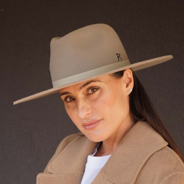 Women's Medium-Brim Fedora Hat in Wool Felt, Chic Mocca Fedora for Every Occasion - Brim 9.5 cm and crown 10 cm - Raceu Hats