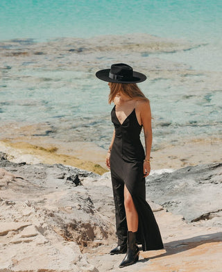 Sombrero Invitada Boda Ala Ancha Color Negro - Ala Rígida - Fieltro de Lana - Raceu Hats