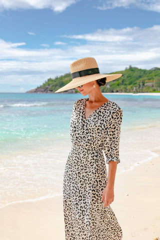 Sombrero Belair Ala Ancha de Paja Cosida decorado con Cinta Negra Raceu Hats