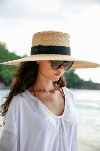 Sombrero Mujer Estilo Canotier Ala Ancha con Cinta Negra Grosgrain Raceu Hats