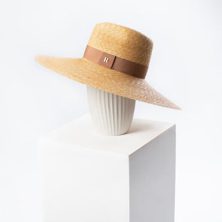 Sombrero Belair Ala Ancha de Paja Cosida decorado con Cinta Marrón Raceu Hats