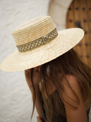 Sombrero de Paja St. Tropez con Cinta Dorada Estilo Canotier - Raceu Hats
