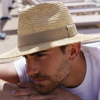 Sombrero Fedora Hombre 100% raffia natural de Ala Corta con Cinta de Piel en color Gris - Raceu Hats