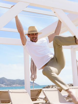 Sombrero Fedora Hombre 100% raffia natural de Ala Corta con Cinta de Piel en color Gris - Raceu Hats