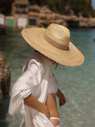 Sombrero 100% paja de trigo de ala ancha: Protección y Elegancia al Sol - Raceu Hats
