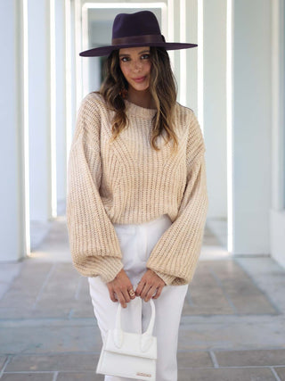 Sombrero Fedora Mujer confeccionado en100% Fieltro de Lana y color Morado, de ala ancha y rígida.