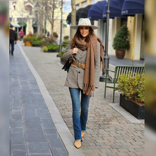 Elegante Sombrero Fedora Mujer de Ala Ancha en Fielto de Lana Color Blanco Roto - Raceu Hats - Paula Echevarria