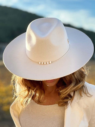 Sombrero de Fieltro para Mujer, 100% Lana en Color Blanco Roto - Raceu Htas