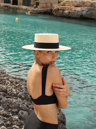 Sombrero Canotier Panamá con Cinta y Ribete Negro, Calidad Artesanal de Excepción