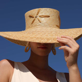 Elegancia Atemporal con nuestro Sombrero Canotier de Ala Ancha en color Natural - Raceu Hats