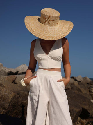 Elegancia Atemporal con nuestro Sombrero Canotier de Ala Ancha en color Natural - Raceu Hats