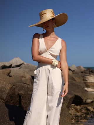 Elegancia Atemporal con nuestro Sombrero Canotier de Ala Ancha en color Natural - Raceu Hats