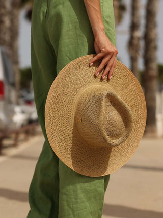 Sombrero Panamá Mujer Estilo Fedora en Color Oliva: Elegancia Atemporal en su Máxima Expresión - Raceu Hats