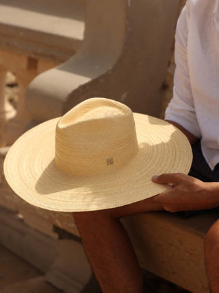 Sombrero Panamá Fedora Hombre Natural NAPOLES - Tejido a mano con 100% paja de toquilla natural en Ecuador - Raceu Hats