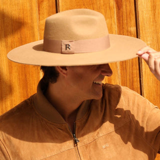 Sombrero Hombre Estilo Fedora tejido en 100% Fieltro de Lana y color Taupe, de ala ancha y rígida - Raceu Hats