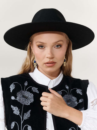 Sombrero hecho en 100% Fieltro de Lana color Negro, de Ala Ancha y Rígida - Hecho en España - Raceu Hats