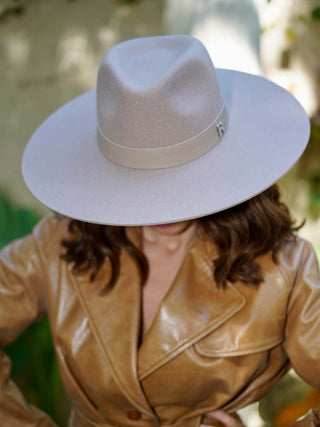 Sombrero Fedora Mujer de Ala Ancha confeccionado en 100% Fieltro de Lana en color Moca - Raceu Hats