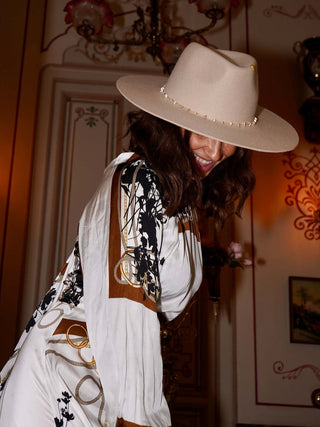 Sombrero Mujer Beige de Ala Media Estilo Fedora en Fieltro de Lana: Un Toque de Elegancia para Cualquier Ocasión - Raceu Hats