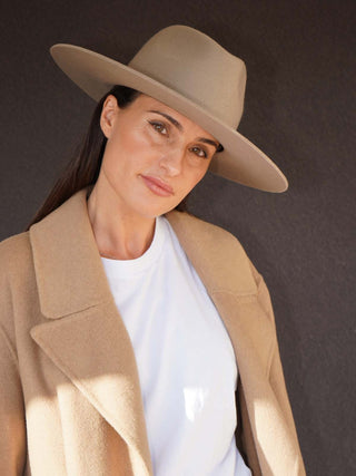 Sombrero Mujer Mocca de Ala Media en Fieltro de Lana, Fedora Chic para Toda Ocasión - Ala de 9,5 cm y copa de 10 cm - Raceu Hats