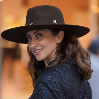 Fedora de Ala Media para Mujer: Un Clásico en Fieltro de Lana Hecho en España - Ala de 11 cm y copa de 10 cm - Raceu Hats