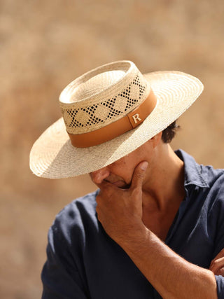 Sombrero Canotier de Verano: Elegancia Artesanal y Protección Solar para el Hombre - Ala de 9 cm y copa de 10 cm - Raceu Hats