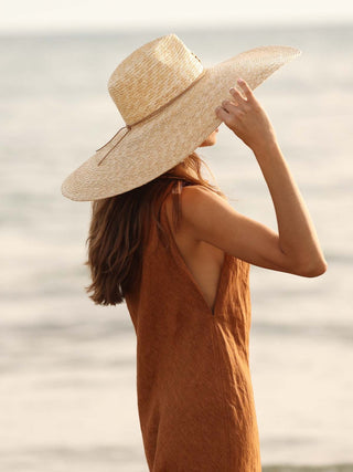 Sombrero de Mujer en Paja Natural: Elegancia Atemporal para el Verano - Ala de 19 cm y copa de 11 cm - Raceu Hats