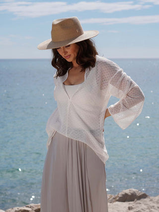 Sombrero de Mujer Trenzado a Mano en España con Elegancia Mediterránea - 100% Rafia natural - Ala de 9 cm y copa de 9 cm - Raceu