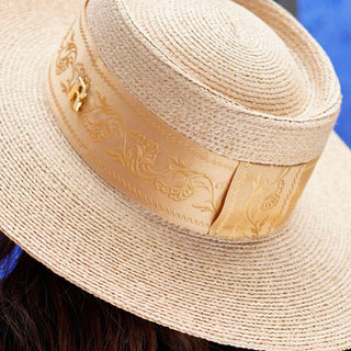 Sombrero de Mujer Trenzado 100% Raffia en España  - Ala de 9 cm y copa de 9 cm - Raceu Hats