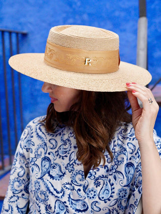 Sombrero de Mujer Trenzado 100% Raffia en España  - Ala de 9 cm y copa de 9 cm - Raceu Hats