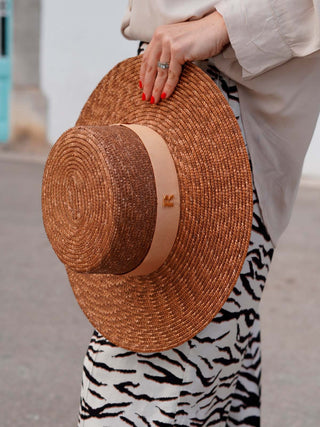 Sombrero Canotier Ala Ancha de Paja - Sombrero de mujer con alma mediterránea - Ala de 11 cm y copa de 10 cm - Raceu Hats
