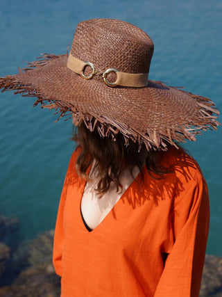 Sombrero Ala Ancha Moldeable Marrón - Estilo Mediterráneo y Elegancia Atemporal - Ala de 18 cm y copa de 10 cm - Raceu Hats