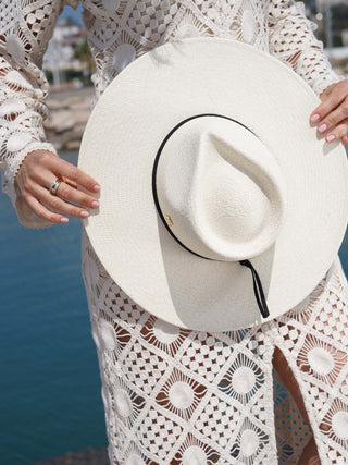 Sombrero Novia Fedora Panamá Blanco VOLÓ - Estilo Mediterráneo y Elegancia Atemporal - Ala de 10 cm y copa de 10 cm - Raceu Hats