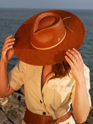 Sombrero Panamá Mujer de Ala Ancha en 100% Paja Toquilla Original - Ala de 10 cm y copa de 10 cm - Raceu Hats
