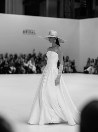 Sombrero Novia Ala Extragrande Paja Natural HELIOS - Estilo Mediterráneo - Ala de 19 cm y copa de 11 cm - Raceu Hats