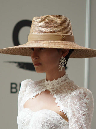 Sombrero Novia Ala Ancha Paja de Trigo - Estilo Mediterráneo y Elegancia Atemporal  - Ala de 14 cm y copa de 10 cm - Raceu Hats