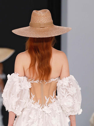Sombrero Novia Ala Ancha Paja de Trigo - Estilo Mediterráneo y Elegancia Atemporal  - Ala de 14 cm y copa de 10 cm - Raceu Hats