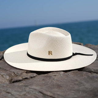 Sombrero Fedora Panamá Blanco VOLÓ - Estilo Mediterráneo y Elegancia Atemporal  - Ala de 10 cm y copa de 10 cm - Raceu Hats