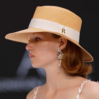 Sombrero Novia Panamá Ala Media Camel - Elegancia Artesanal Española - Ala de 9 cm y copa de 9 cm - Raceu Hats