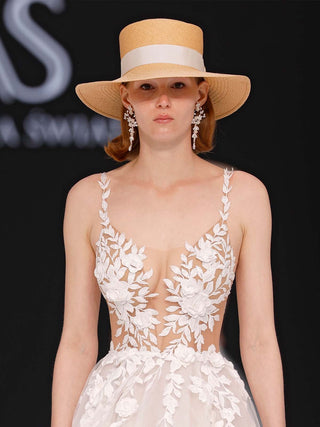 Sombrero Novia Panamá Ala Media Camel - Elegancia Artesanal Española - Ala de 9 cm y copa de 9 cm - Raceu Hats