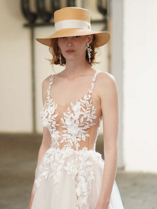 Sombrero Novia Panamá Ala Media Camel - Elegancia Artesanal Española - Ala de 9 cm y copa de 9 cm - Raceu Hats