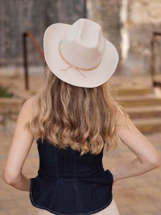 Sombrero Cowboy Mujer Beige KANSAS - Estilo Mediterráneo y Elegancia Atemporal  - Ala de 8 cm y copa de 10 cm - Raceu Hats