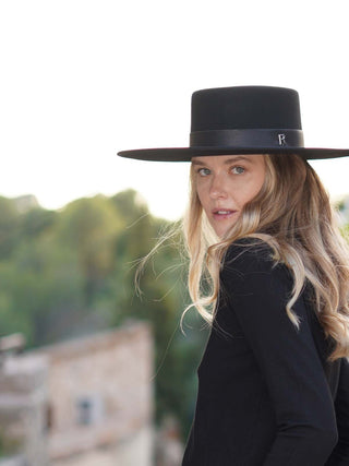 Sombrero Canotier Fieltro Lana Gris Perla - Hecho a Mano en España: Calidad que Perdura - Ala de 11,5 cm y copa de 10 cm - Raceu