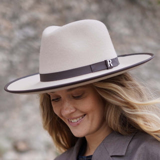Sombrero Fedora Ala Intermedia Beige - Hecho a Mano en España: Calidad que Perdura - Ala de 9 cm y copa de 11 cm - Raceu Hats