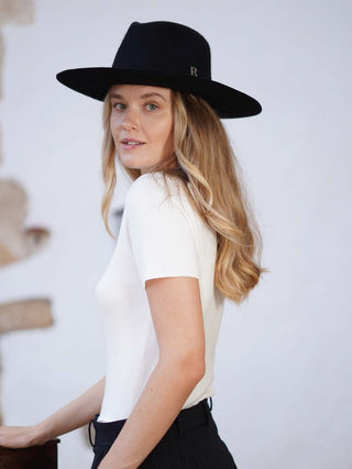 Sombrero Fedora Mujer Ala Media Negro  - Estilo Mediterráneo y Elegancia Atemporal  - Ala de 9 cm y copa de 11 cm - Raceu Hats