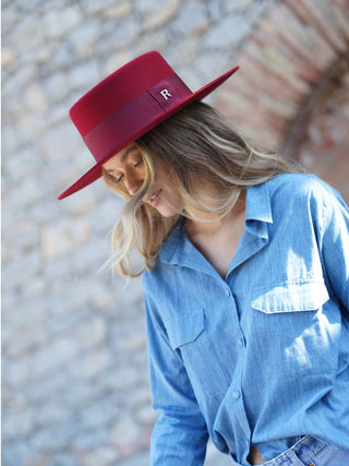 Sombrero Canotier Ala Ancha Rojo - Artesanía Hecha en España, Fieltro de Lana Premium - Ala de 9 cm y copa de 10 cm - Raceu Hats