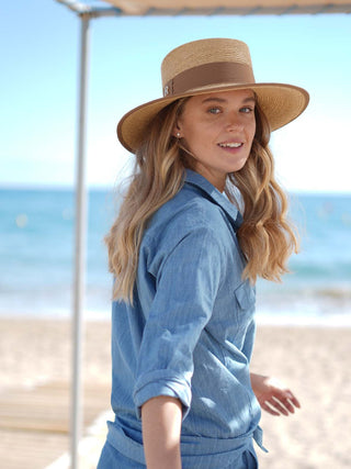 Sombrero Canotier Raffia Fina RODAS - Estilo Mediterráneo y Elegancia Atemporal  - Ala de 9 cm y copa de 9 cm - Raceu Hats